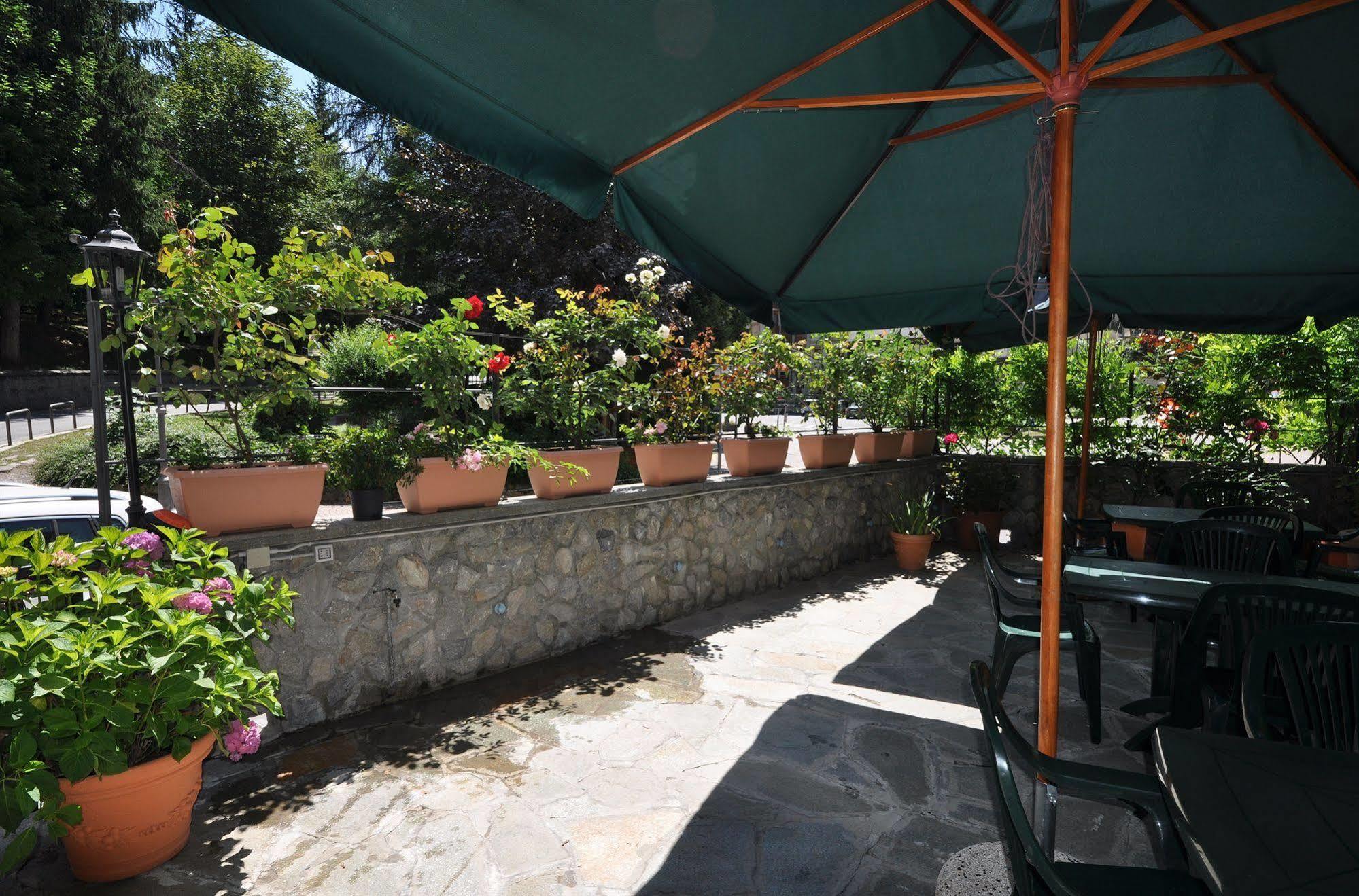 Limone Palace Aparthotel Limone Piemonte Exterior foto